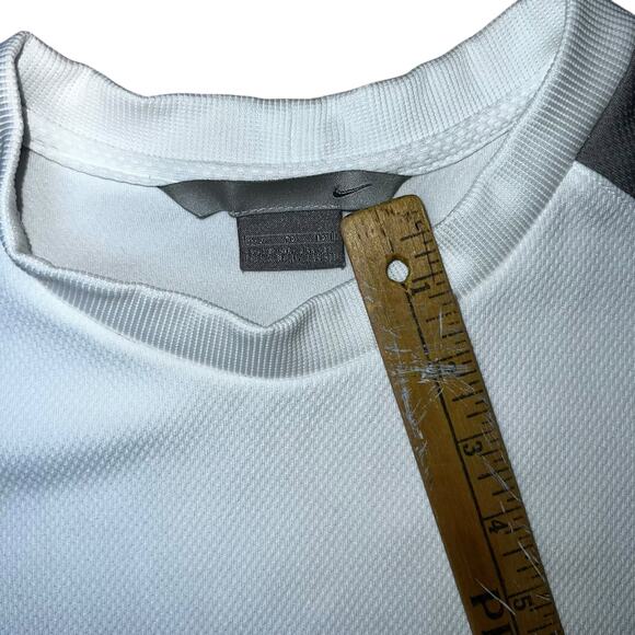 Vintage Nike white  gray embroidered  strip nike swish textured T-shirt men XL - Picture 6 of 7